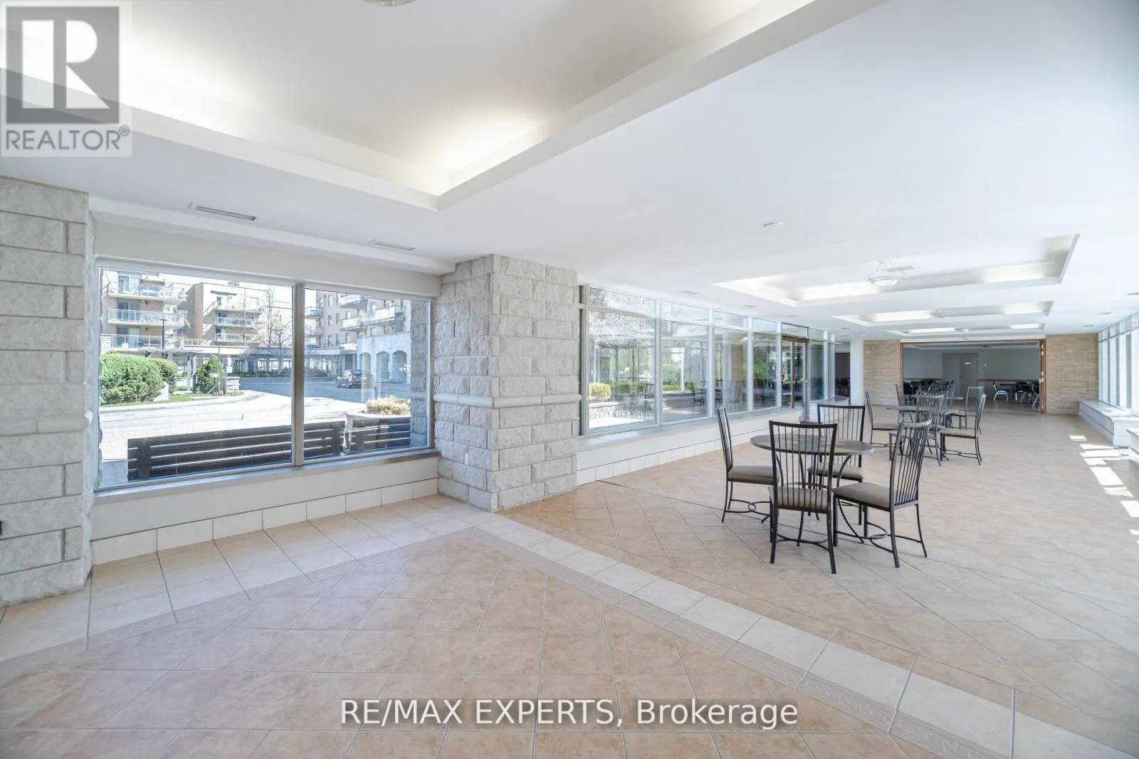 216 - 2502 RUTHERFORD ROAD