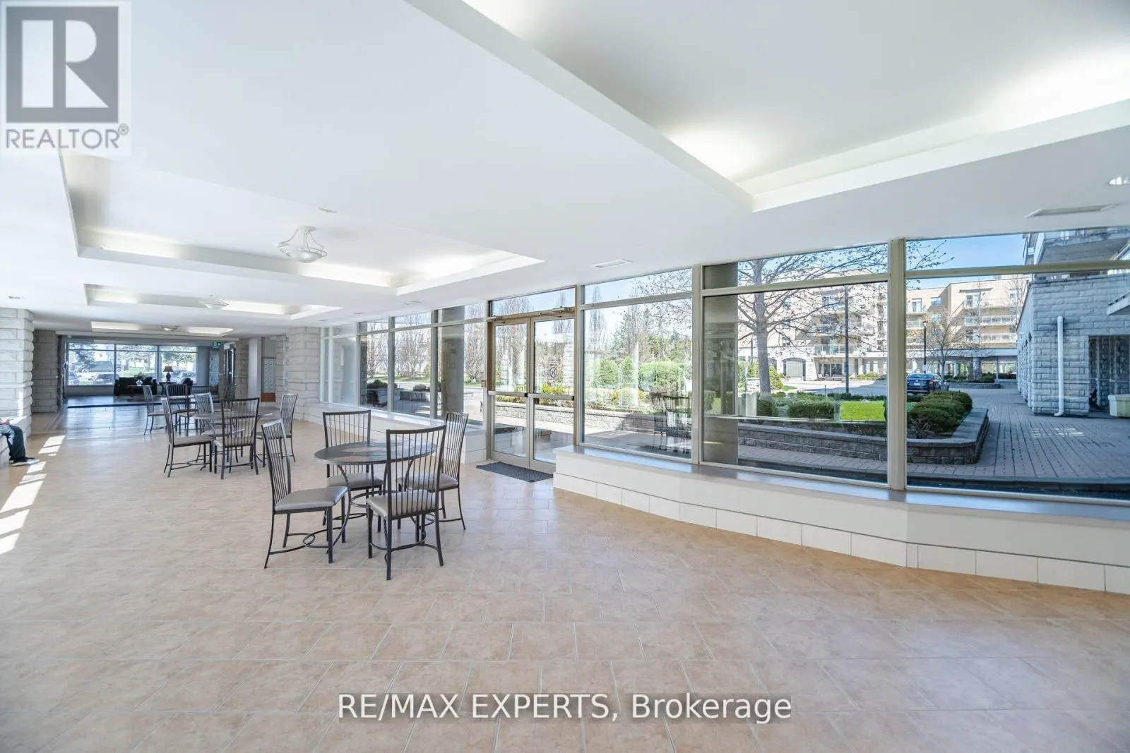 216 - 2502 RUTHERFORD ROAD