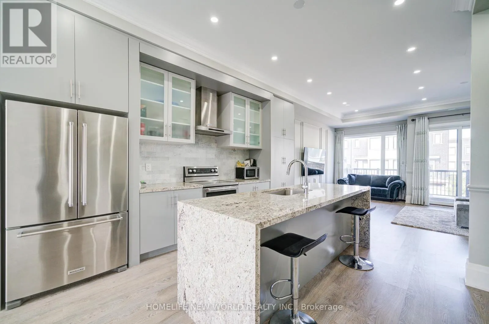 3880 MAJOR MACKENZIE DRIVE