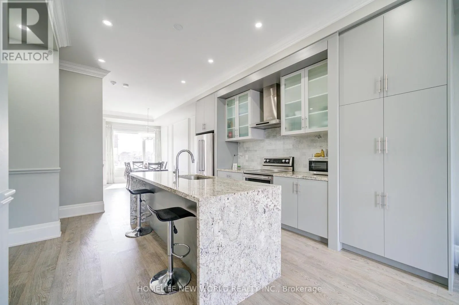 3880 MAJOR MACKENZIE DRIVE