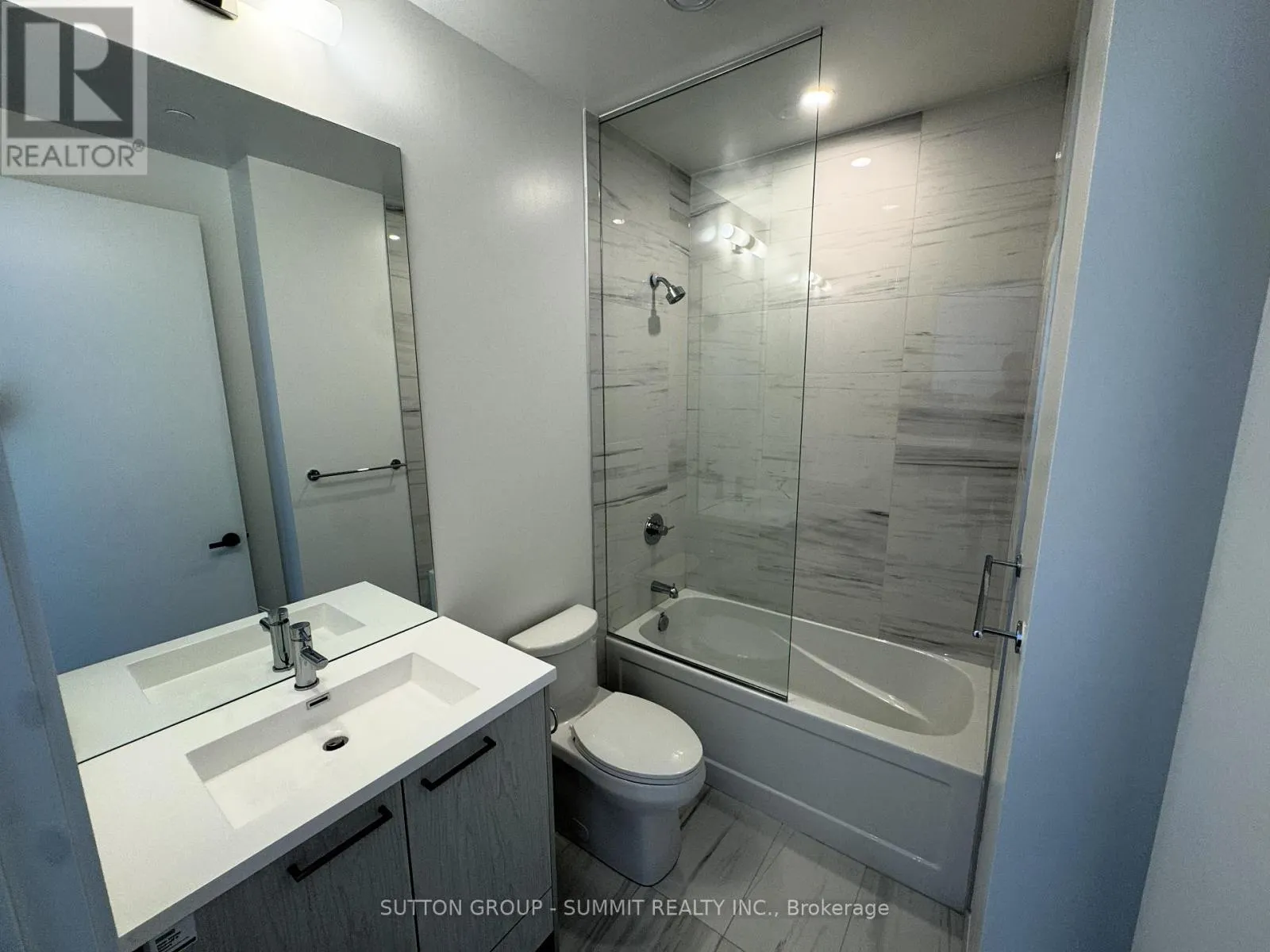 4608 - 28 INTERCHANGE WAY