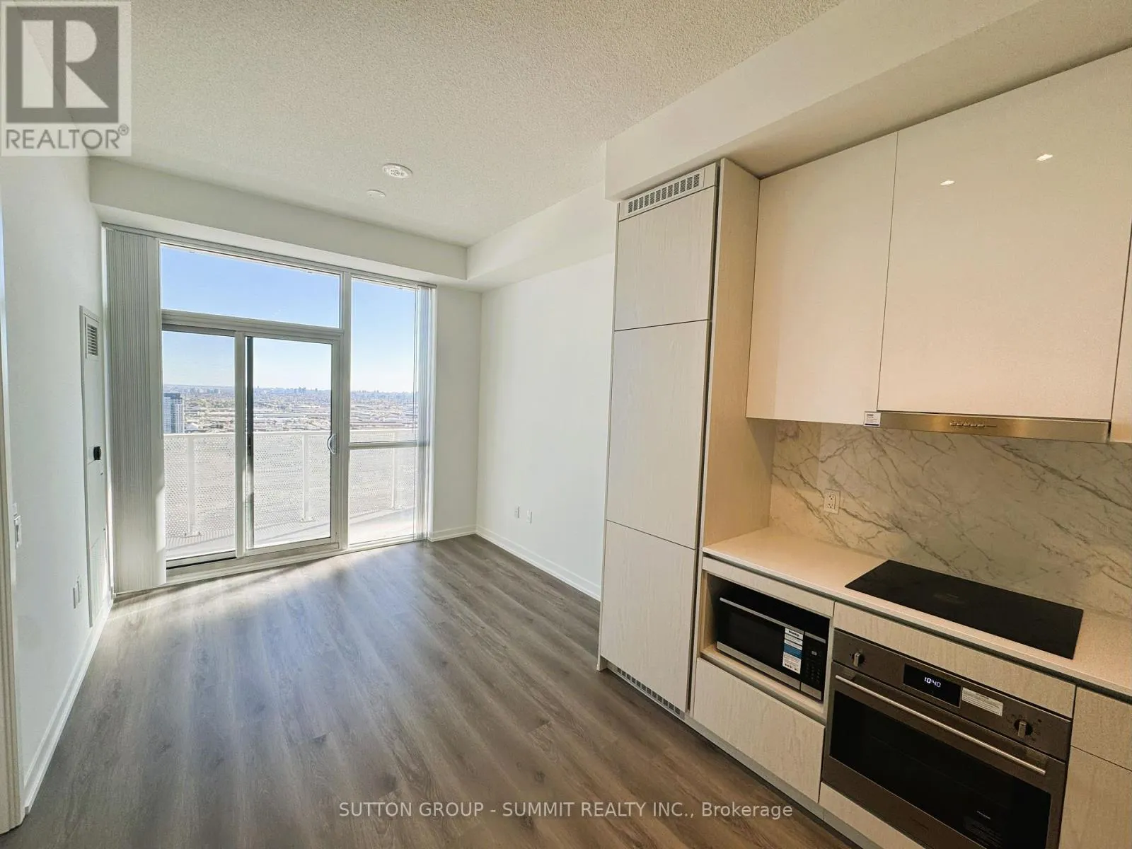 4608 - 28 INTERCHANGE WAY