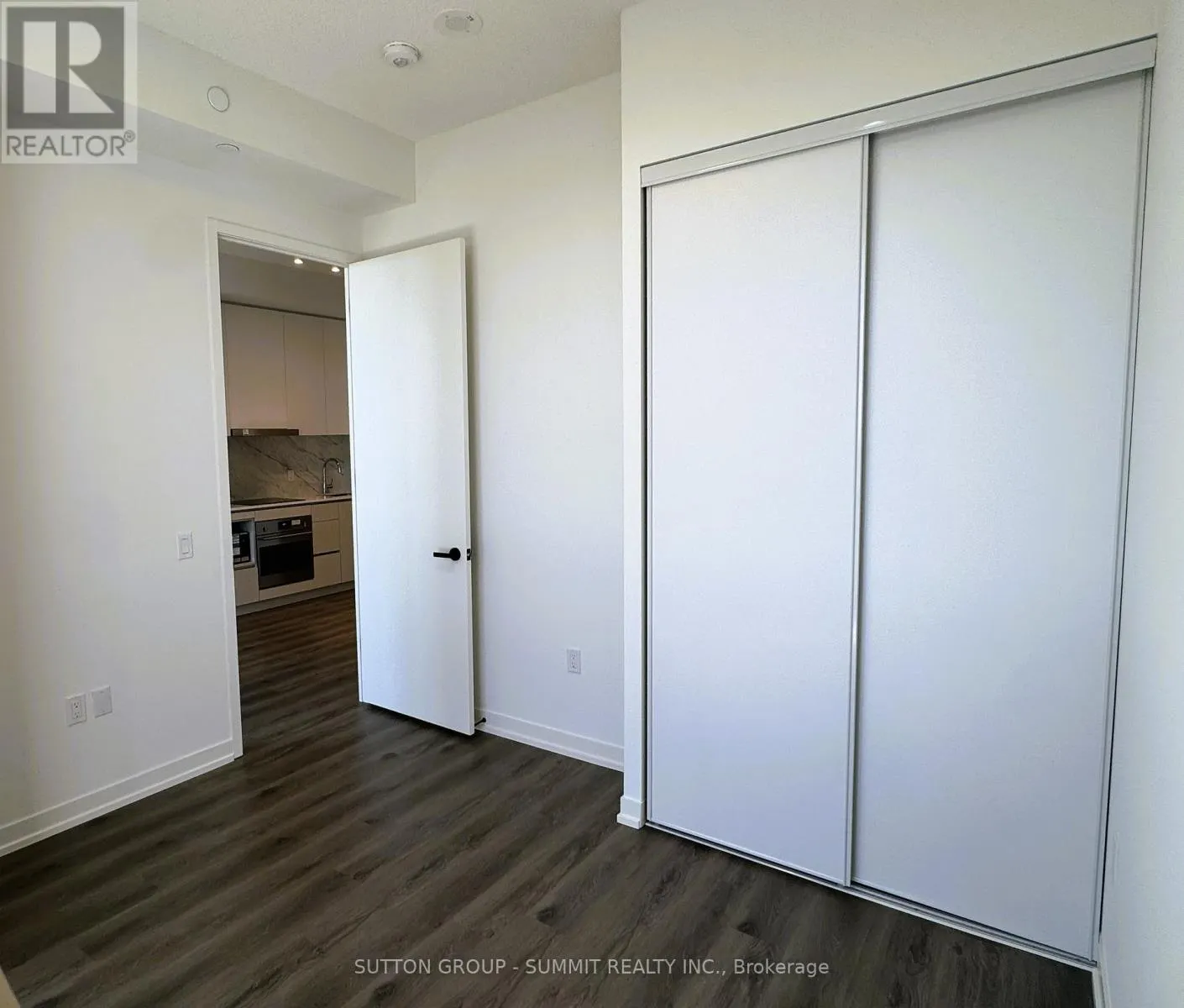 4608 - 28 INTERCHANGE WAY