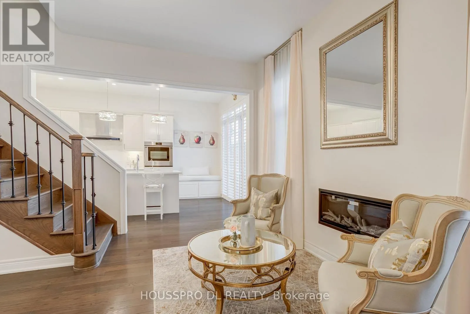 136 CARRIAGE SHOP BEND