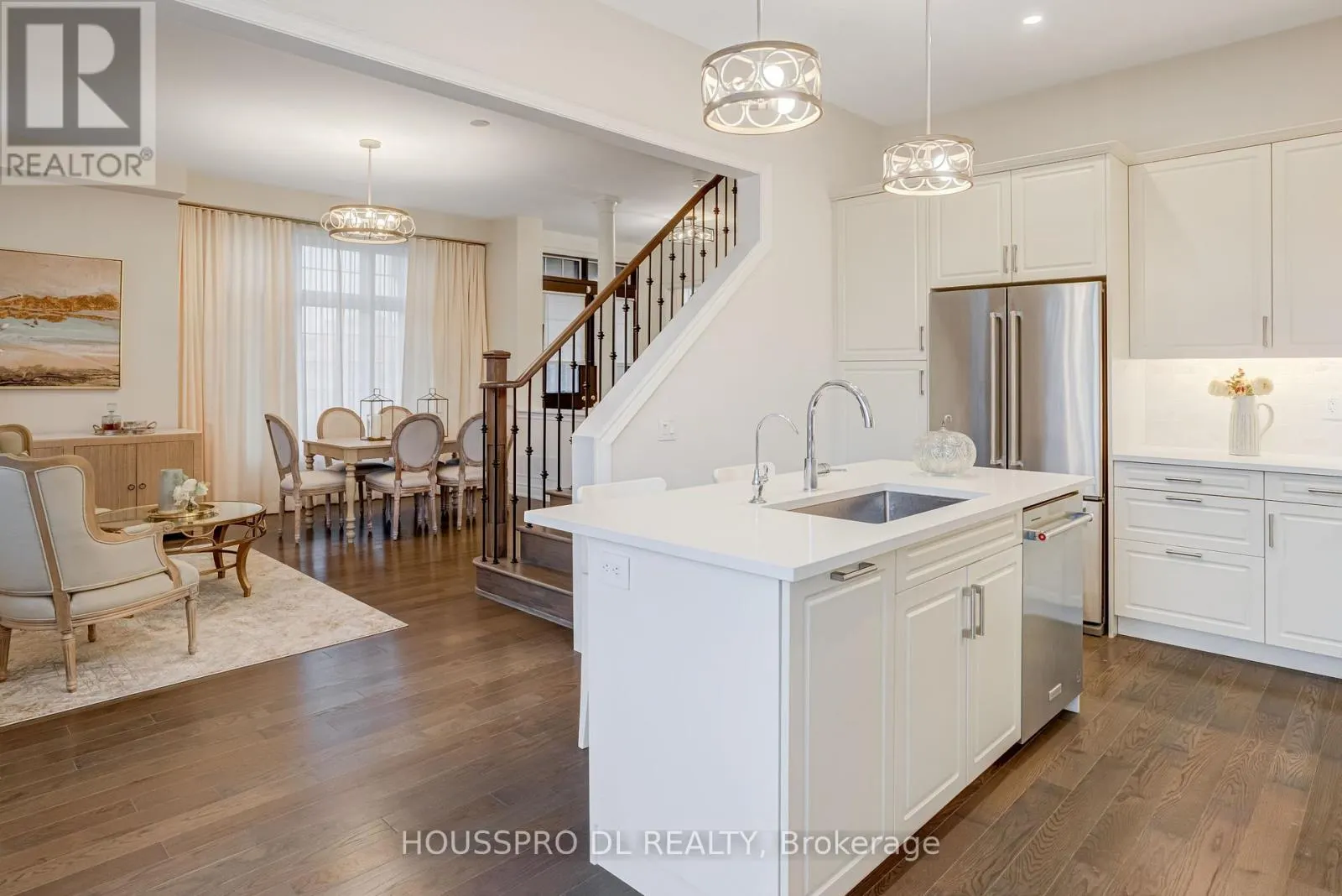 136 CARRIAGE SHOP BEND