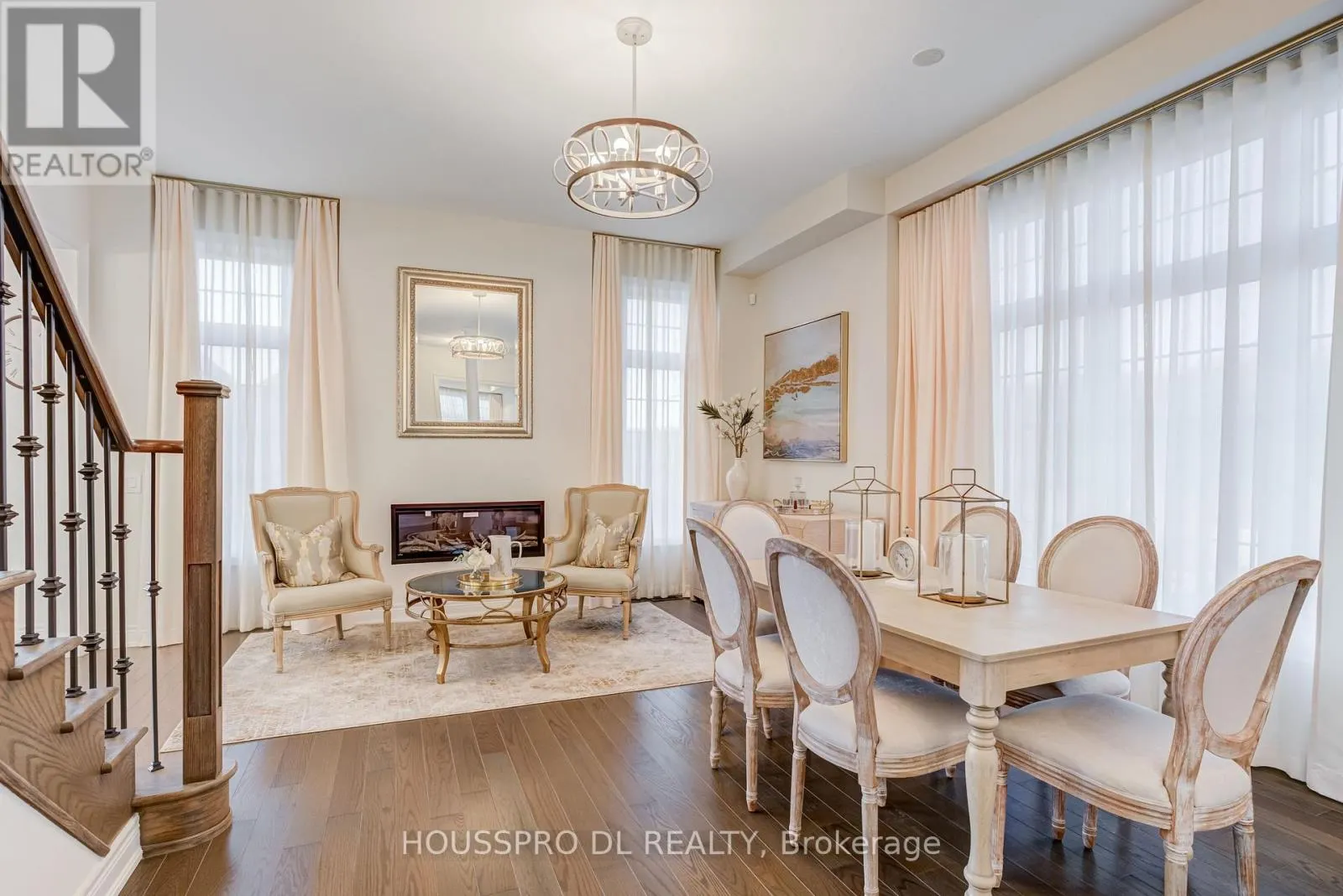 136 CARRIAGE SHOP BEND