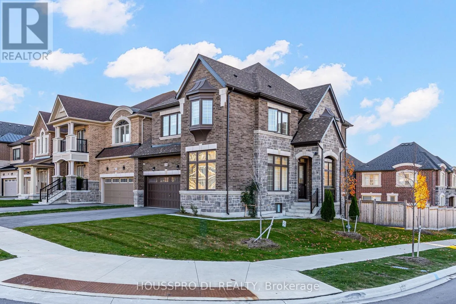 136 CARRIAGE SHOP BEND