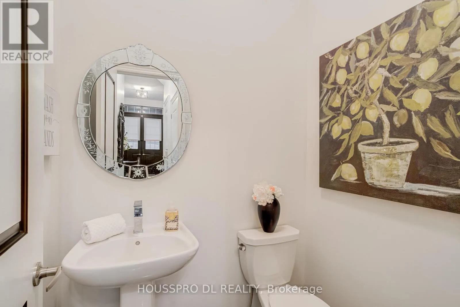 136 CARRIAGE SHOP BEND