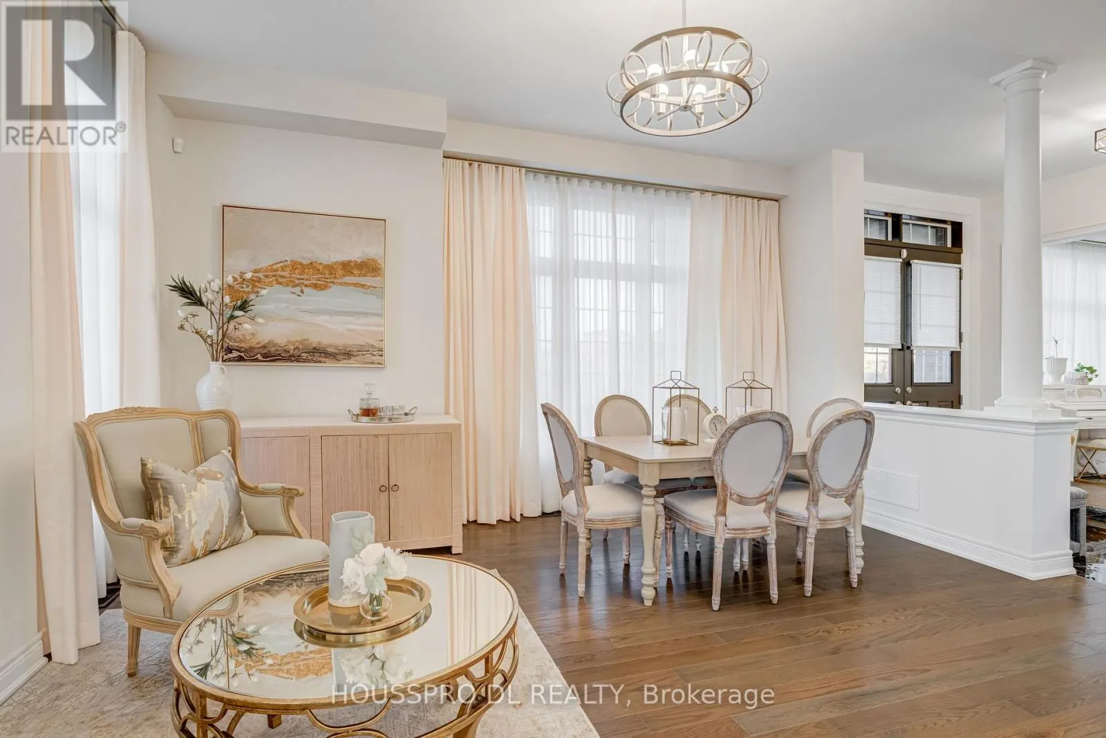 136 CARRIAGE SHOP BEND