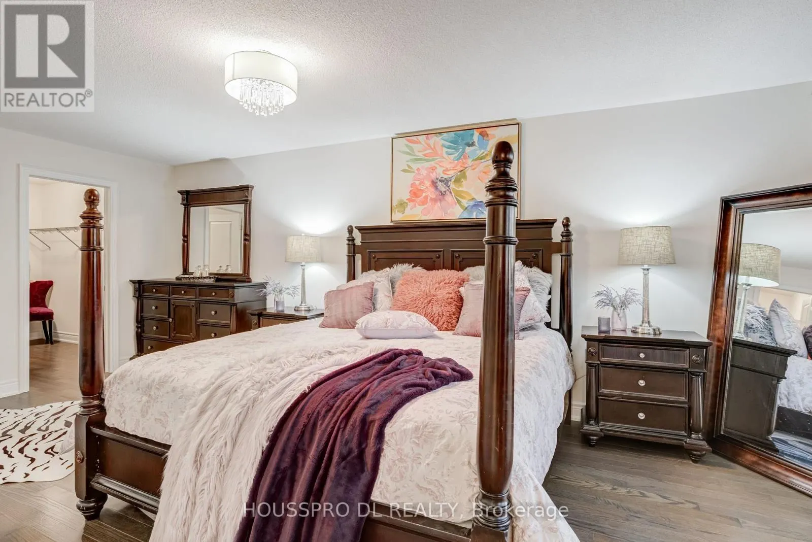 136 CARRIAGE SHOP BEND