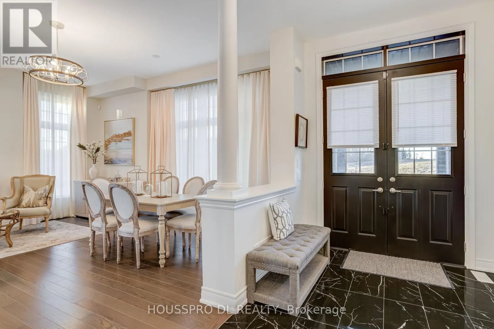 136 CARRIAGE SHOP BEND