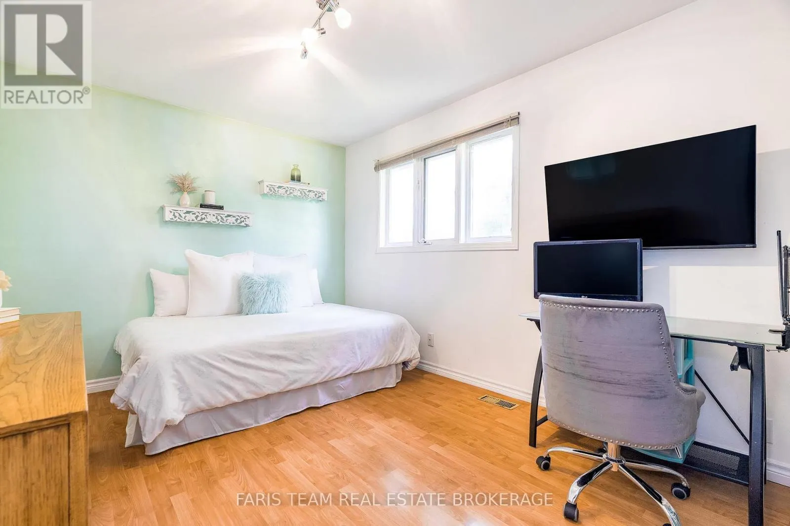 175 SOUTH SUMMIT FARM ROAD