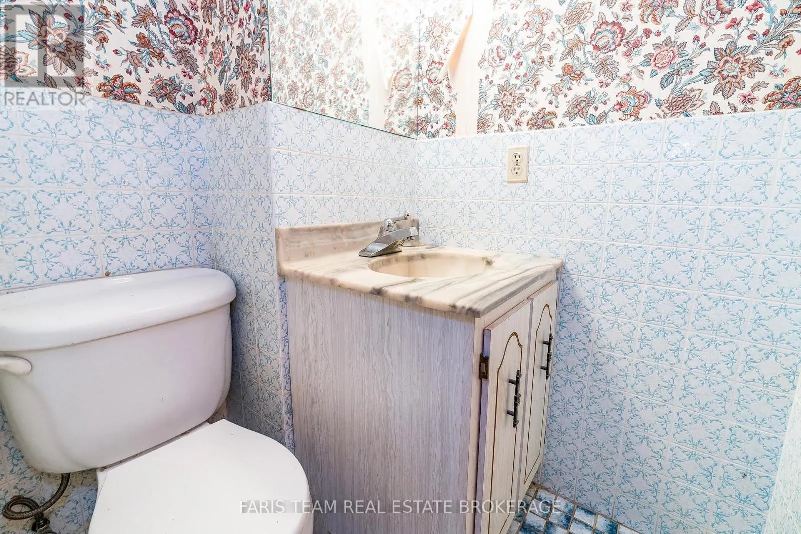 175 SOUTH SUMMIT FARM ROAD