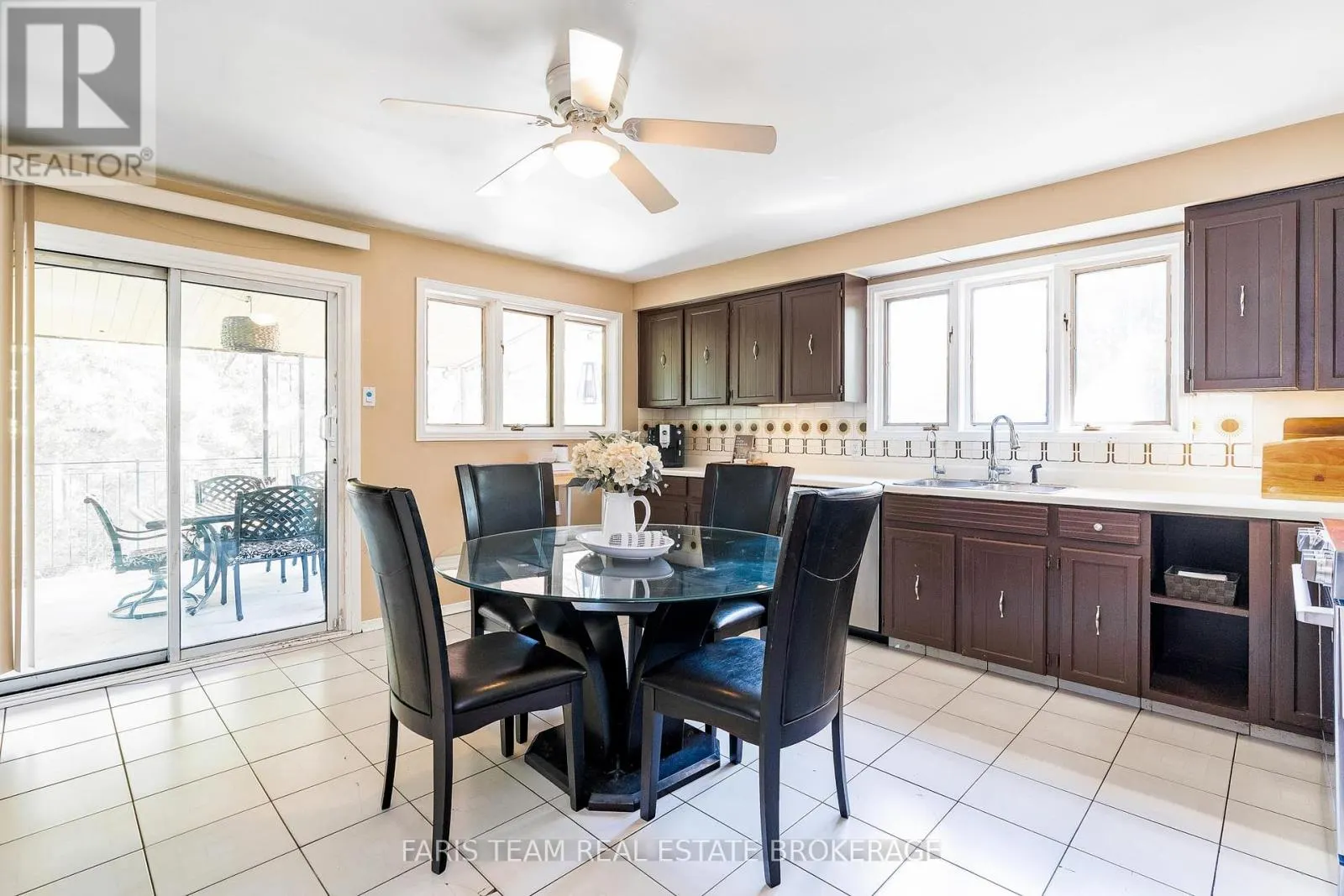 175 SOUTH SUMMIT FARM ROAD