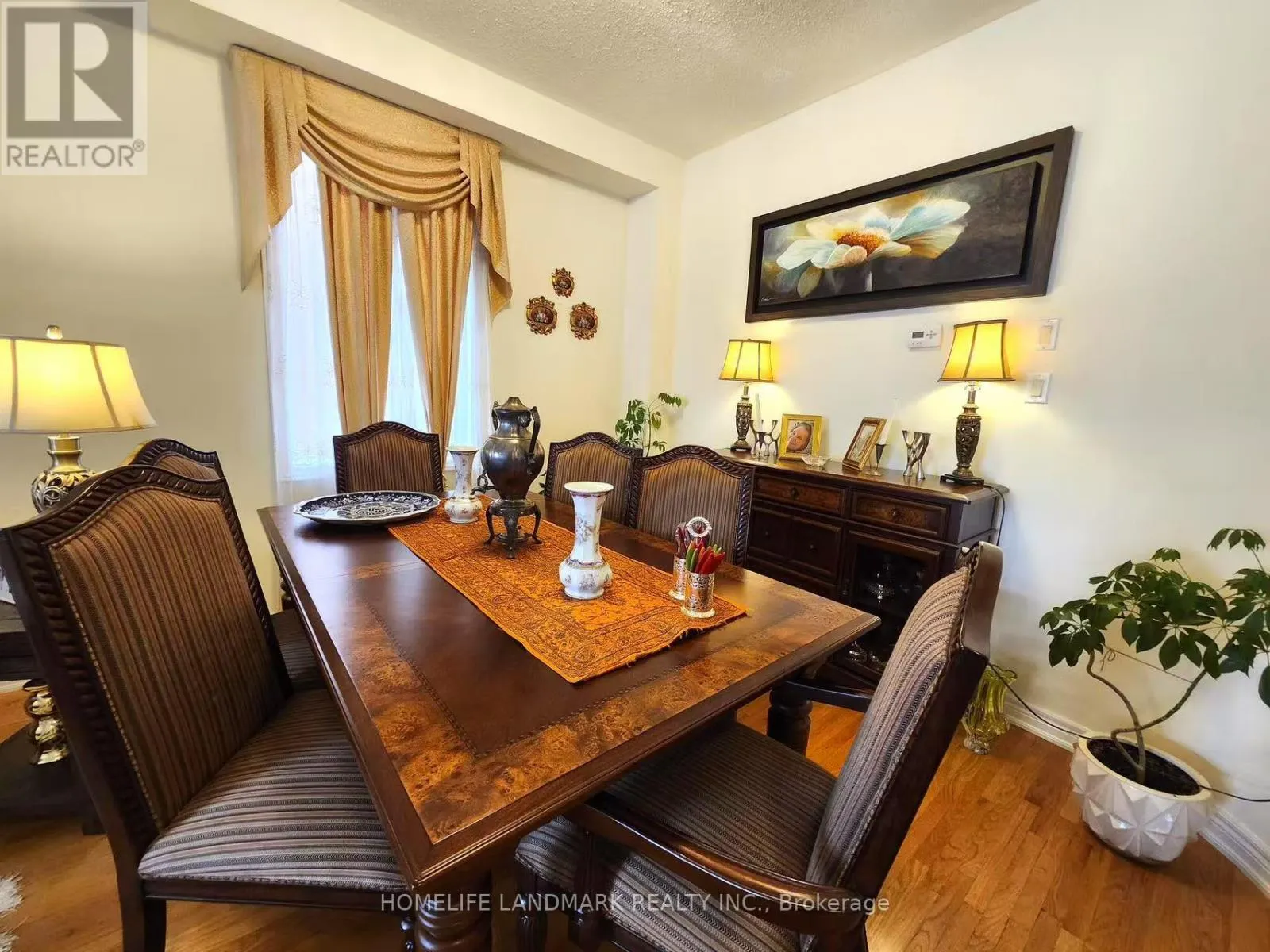 25 LORD  NELSON COURT