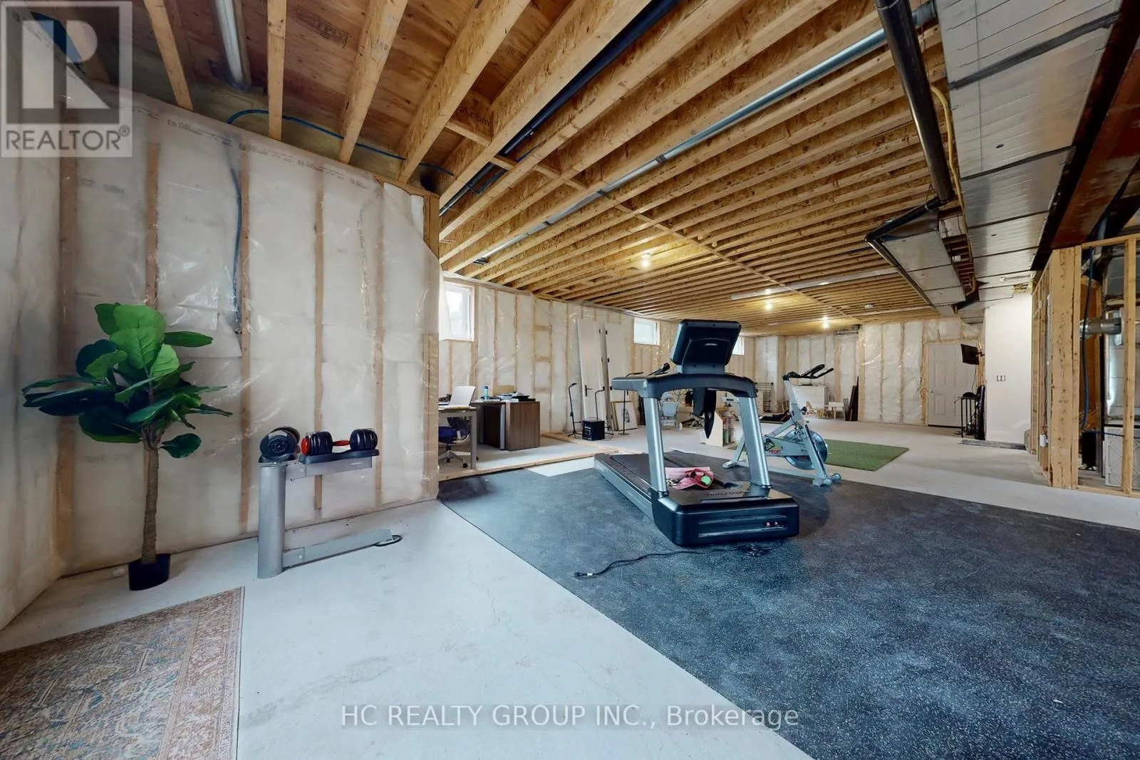 6077 HILLSDALE DRIVE