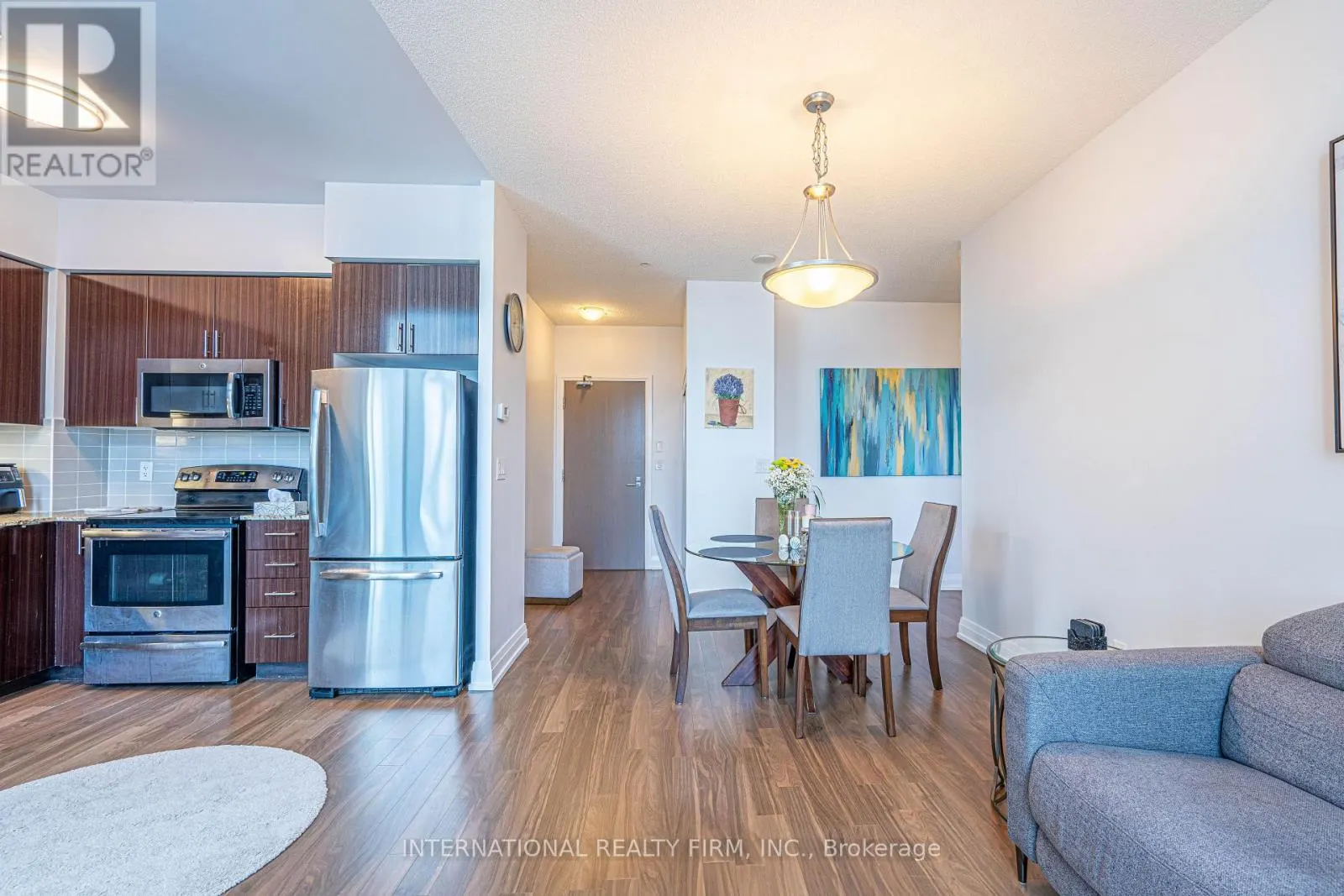 PH09 - 7165 YONGE STREET