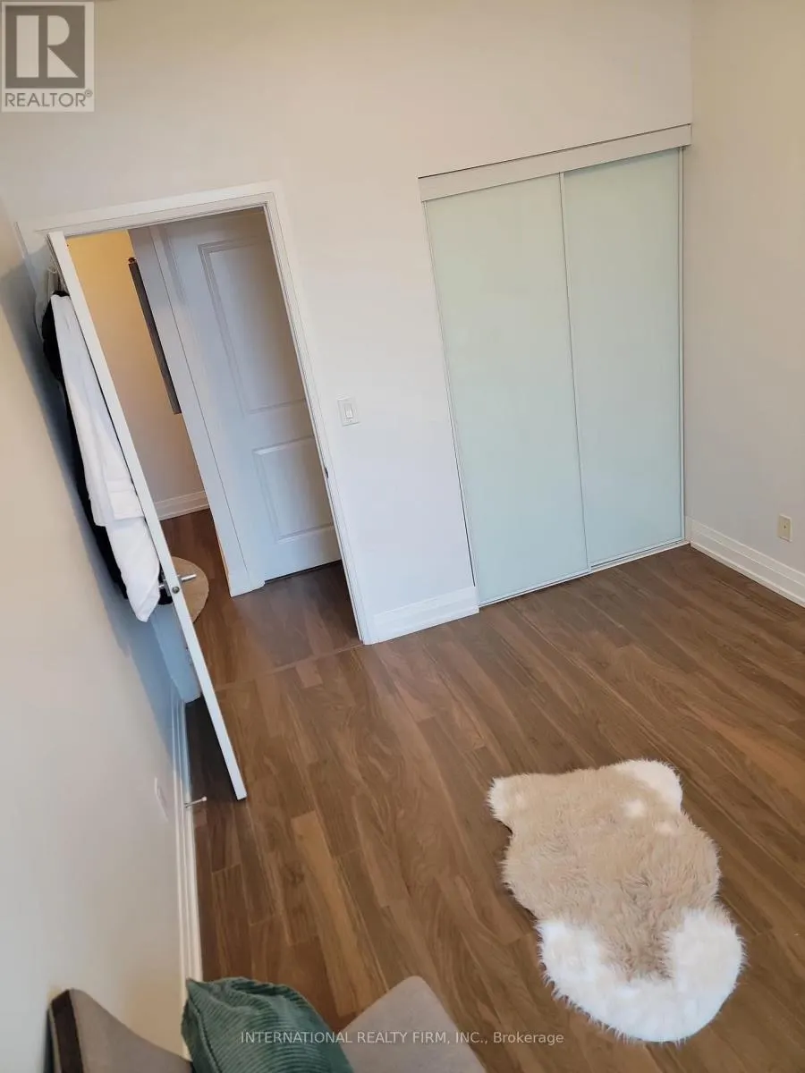 PH09 - 7165 YONGE STREET