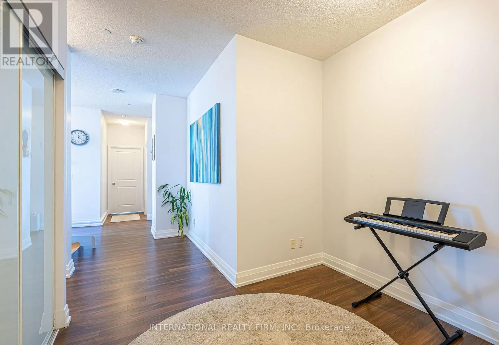 PH09 - 7165 YONGE STREET