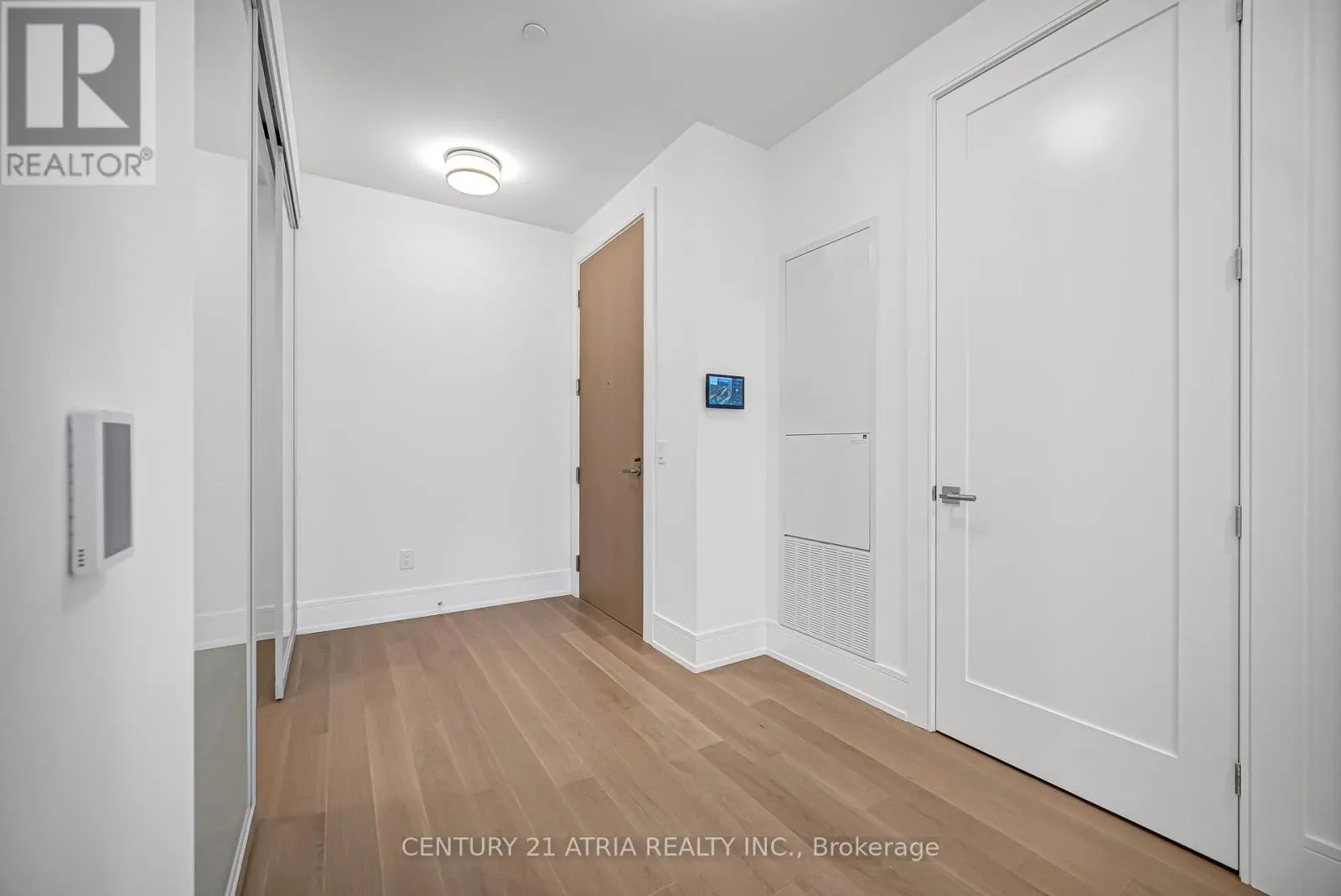 806 - 397 ROYAL ORCHARD BOULEVARD