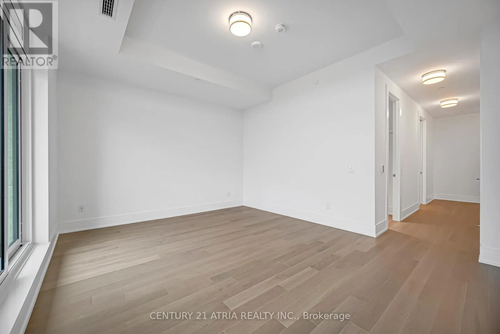 806 - 397 ROYAL ORCHARD BOULEVARD