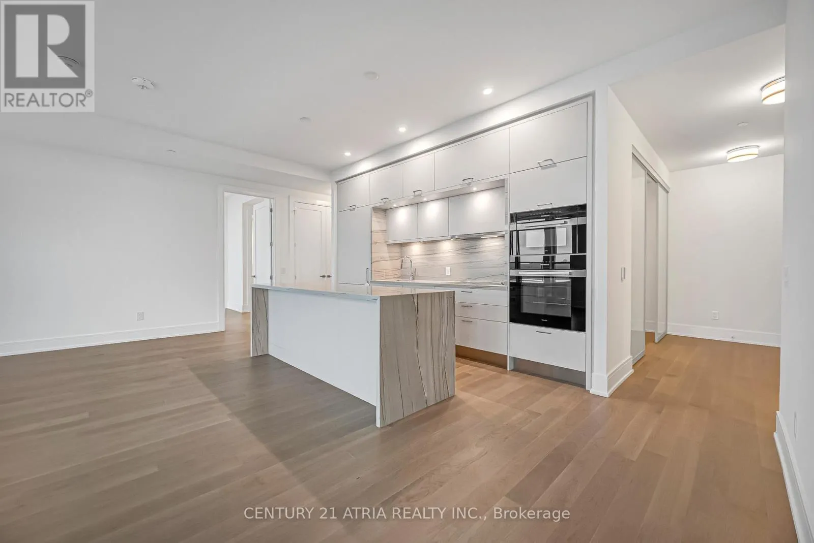 806 - 397 ROYAL ORCHARD BOULEVARD