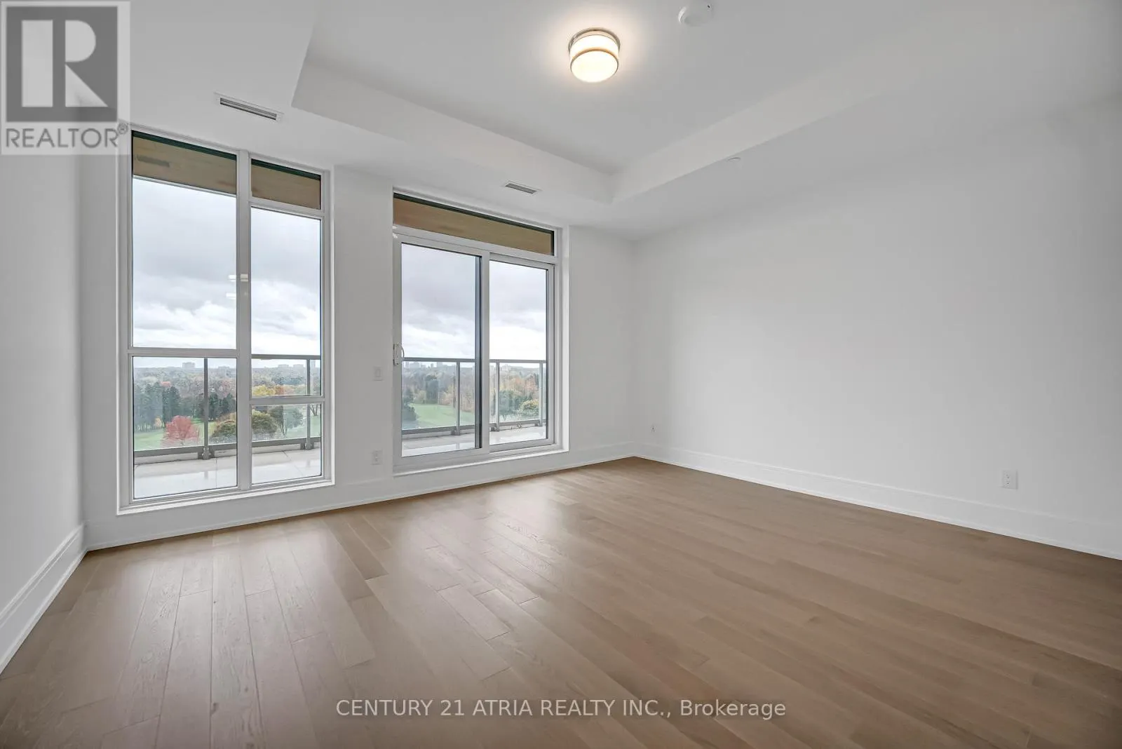 806 - 397 ROYAL ORCHARD BOULEVARD