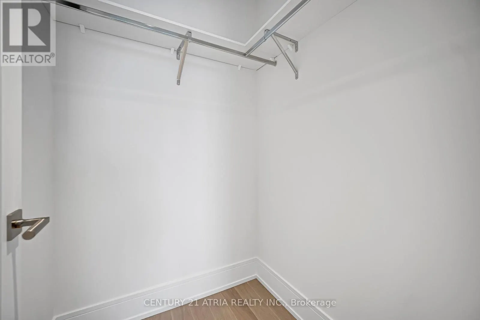 806 - 397 ROYAL ORCHARD BOULEVARD