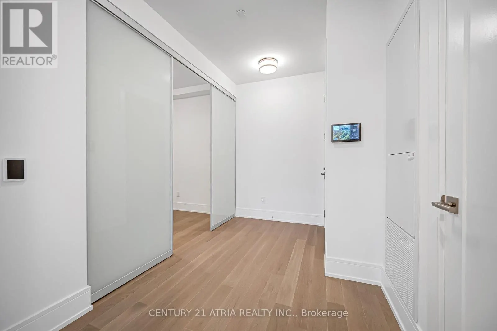 806 - 397 ROYAL ORCHARD BOULEVARD