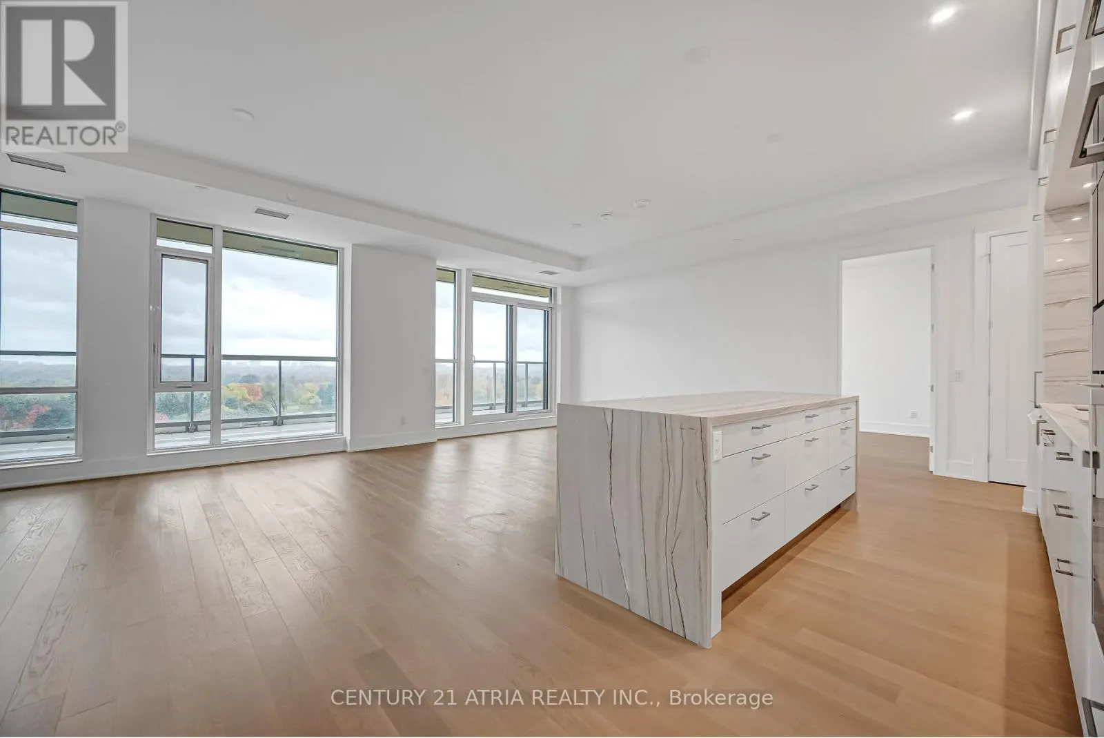 806 - 397 ROYAL ORCHARD BOULEVARD