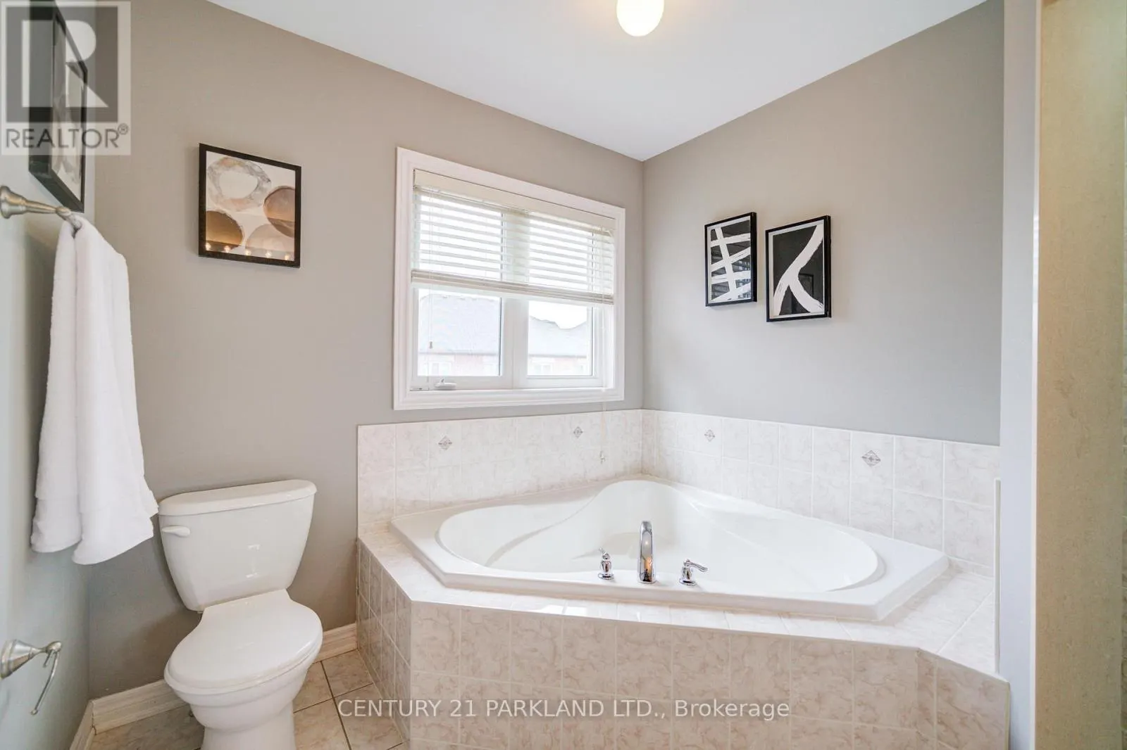 13 TURNHOUSE CRESCENT