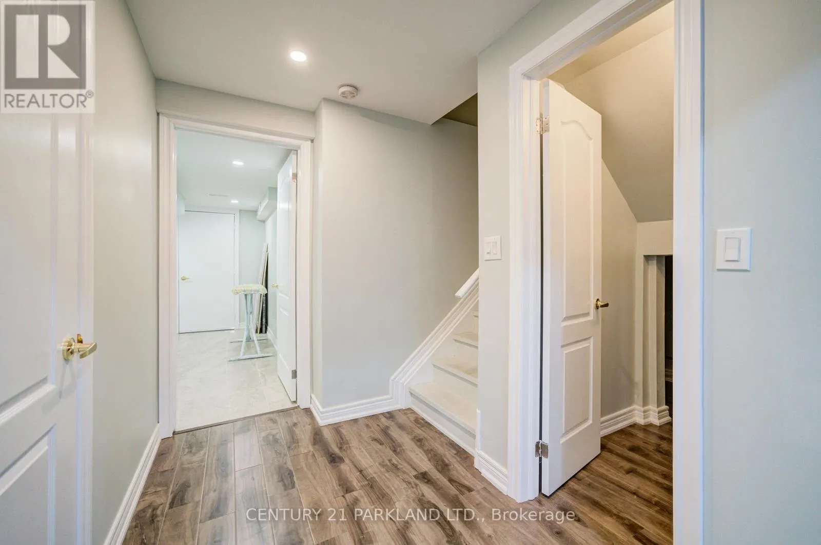 13 TURNHOUSE CRESCENT