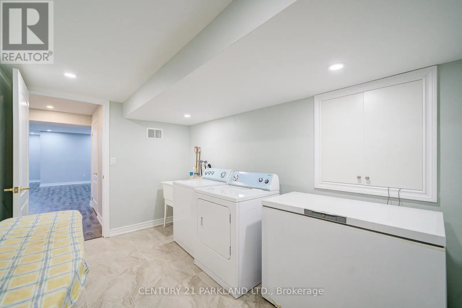 13 TURNHOUSE CRESCENT