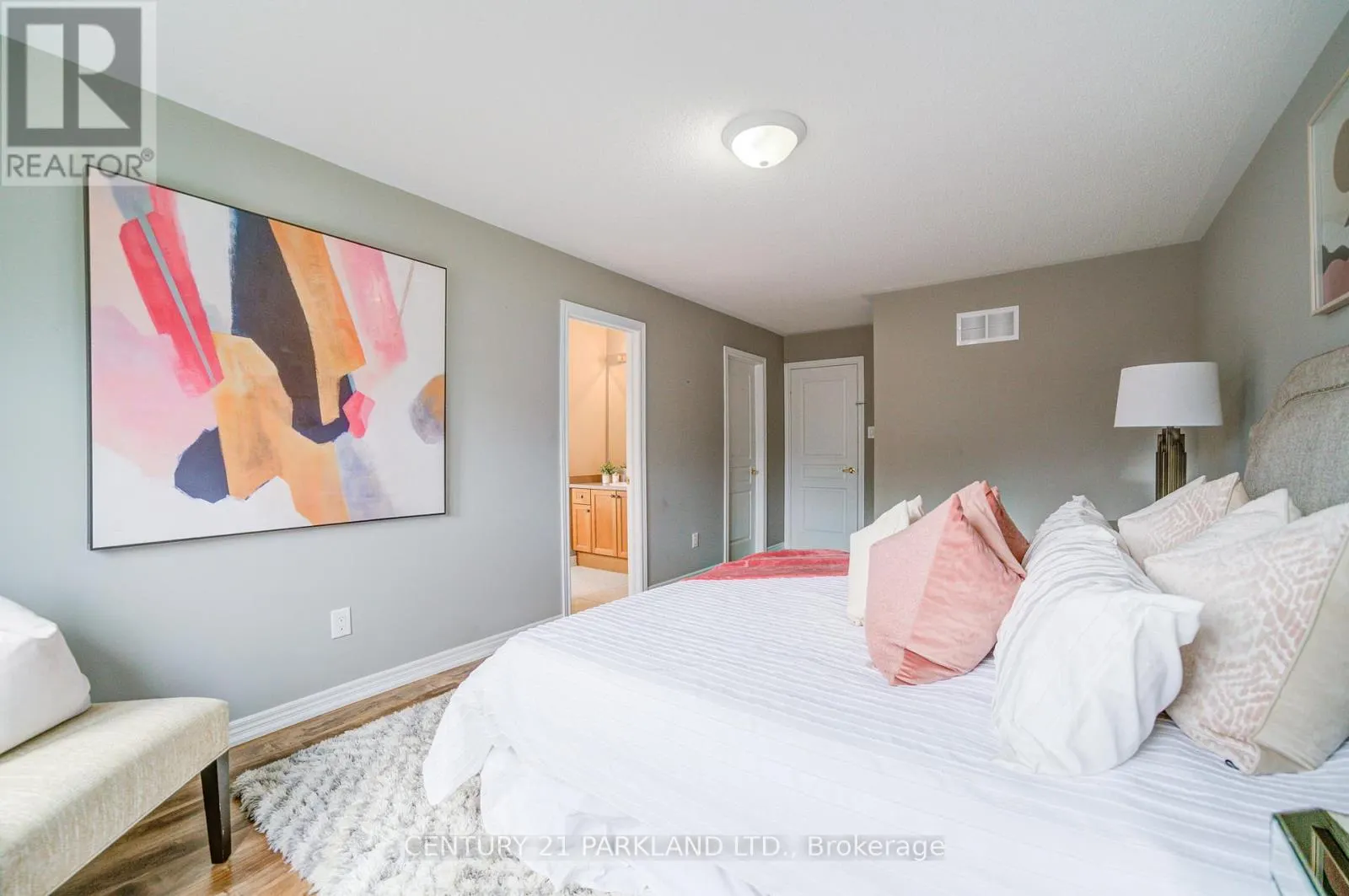 13 TURNHOUSE CRESCENT