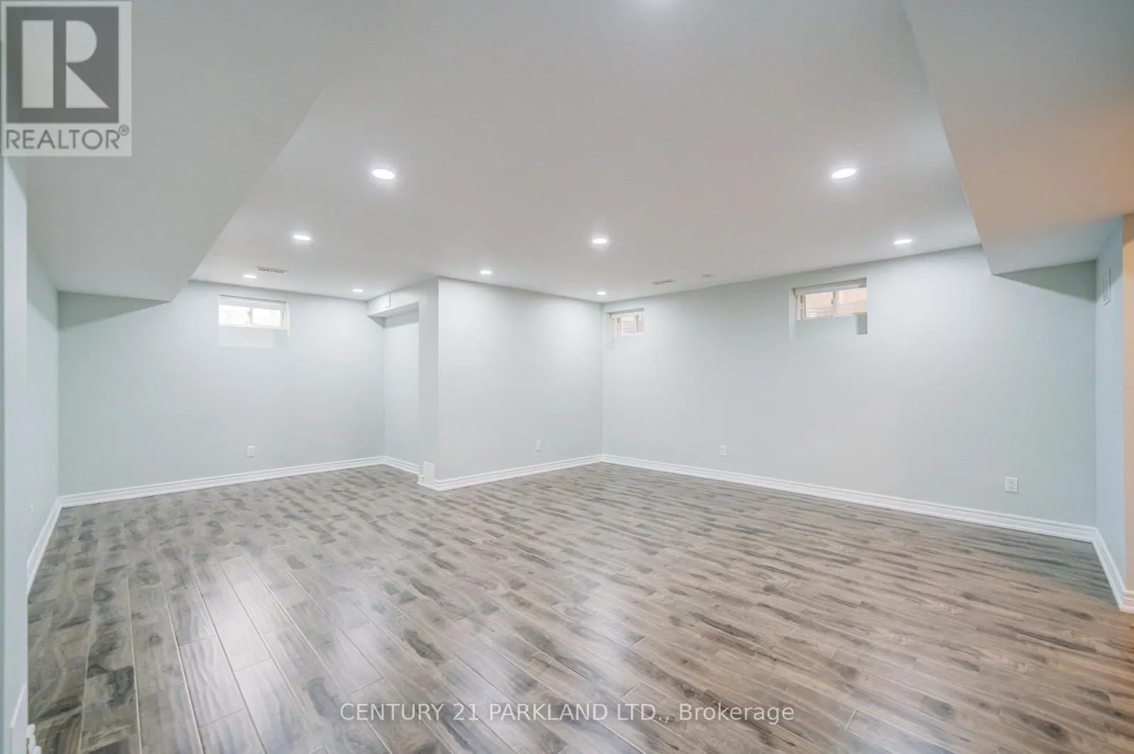 13 TURNHOUSE CRESCENT