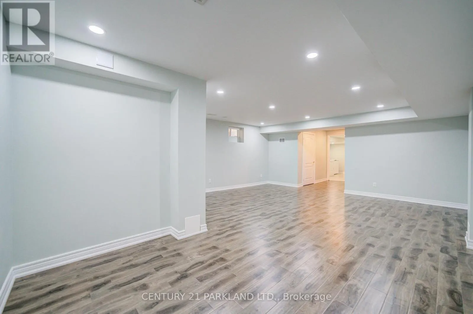 13 TURNHOUSE CRESCENT