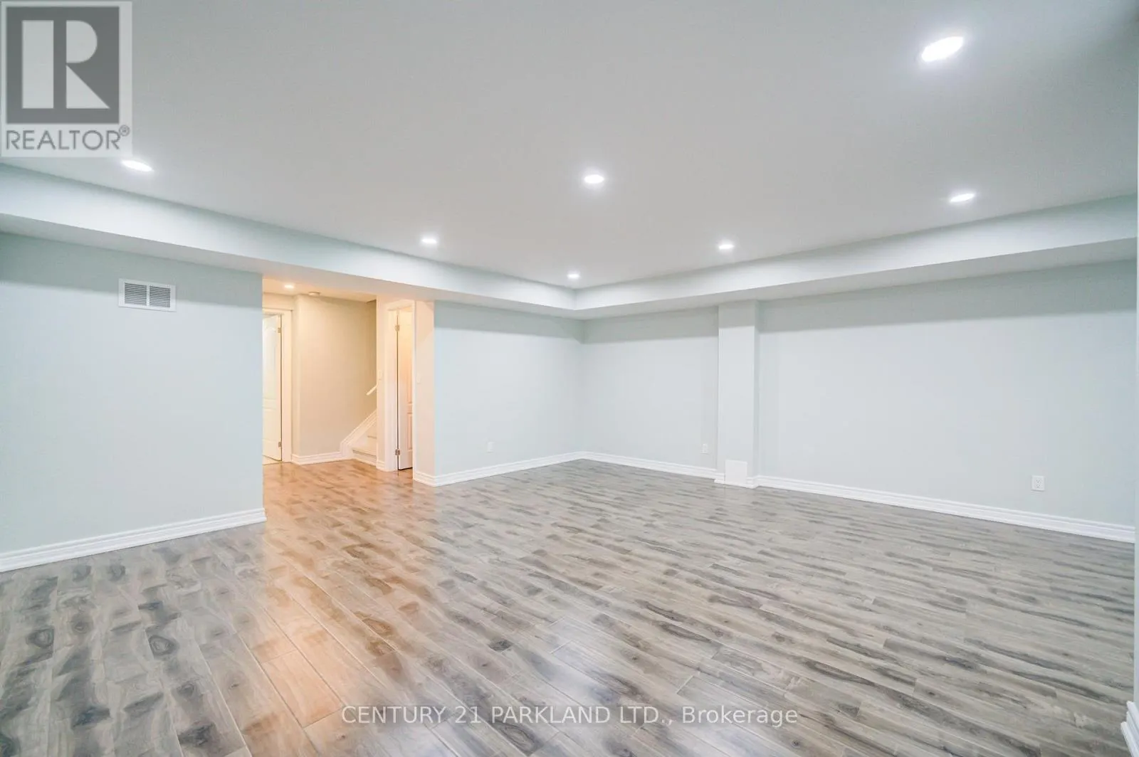 13 TURNHOUSE CRESCENT