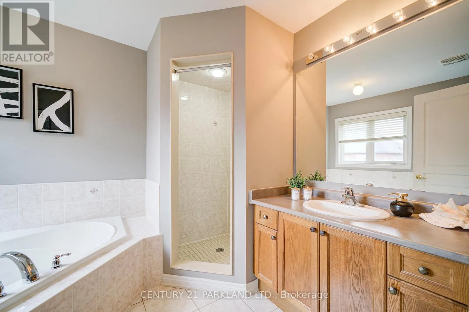 13 TURNHOUSE CRESCENT