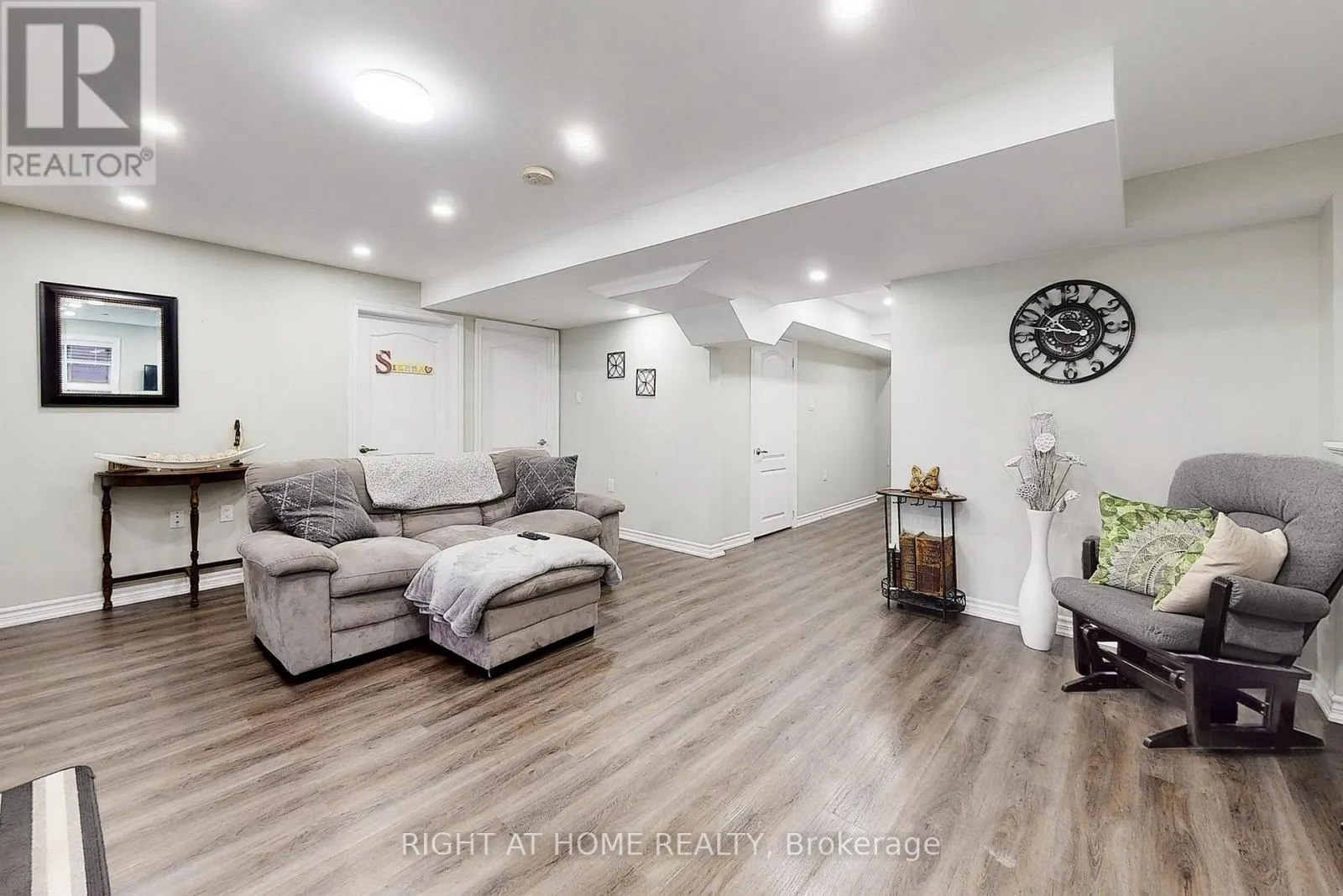 BASEMENT - 90 MAPLEBANK CRESCENT