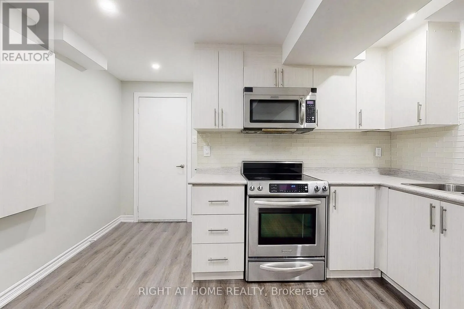 BASEMENT - 90 MAPLEBANK CRESCENT