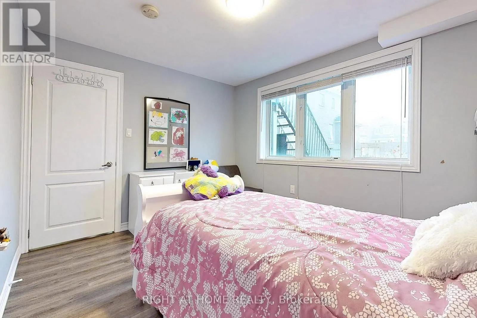 BASEMENT - 90 MAPLEBANK CRESCENT