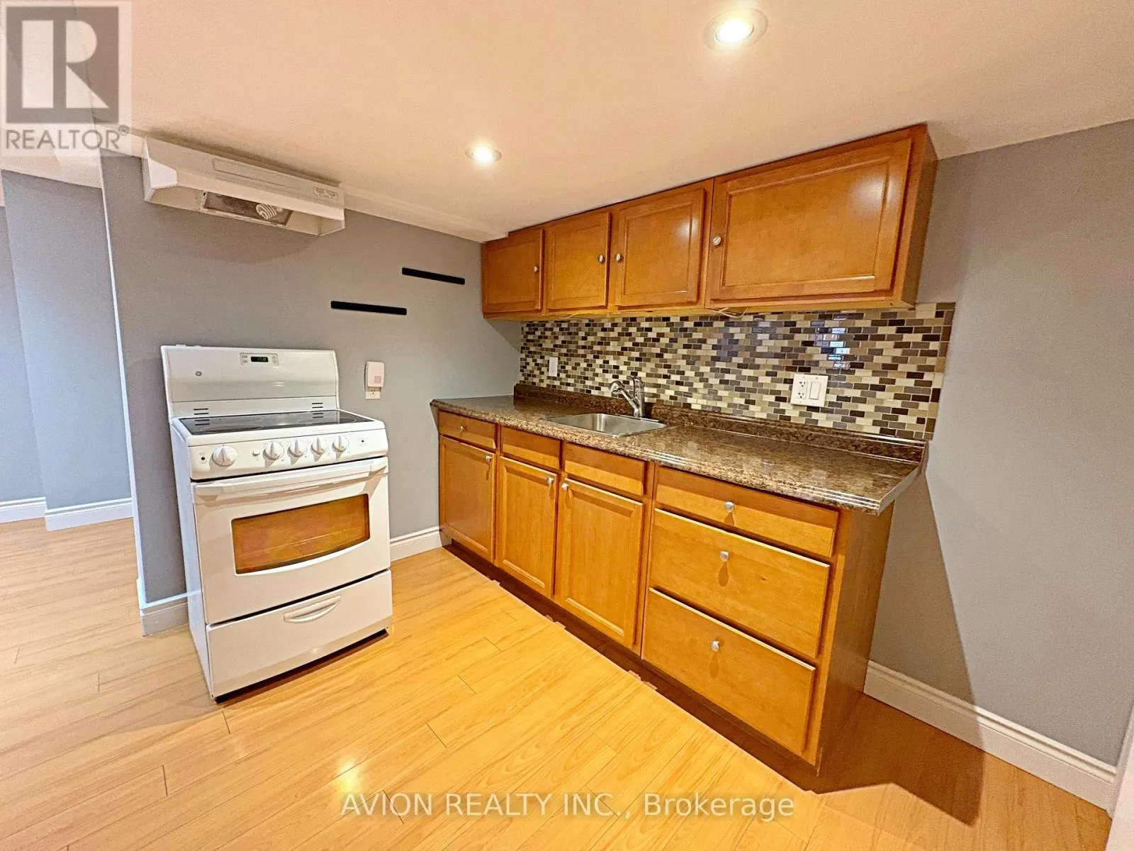 LOWER - 91 RIDGEWAY COURT