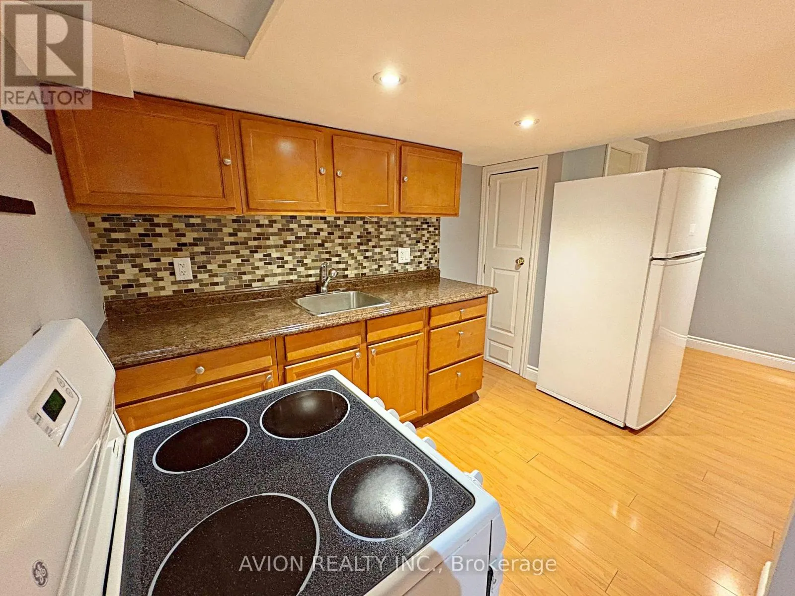 LOWER - 91 RIDGEWAY COURT