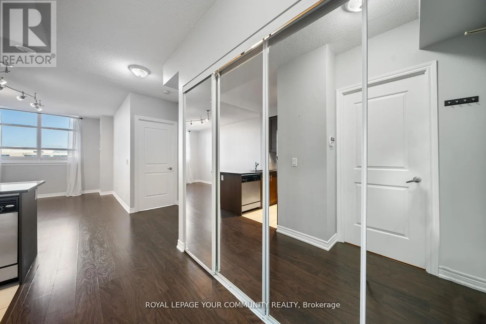 402 - 9245 JANE STREET