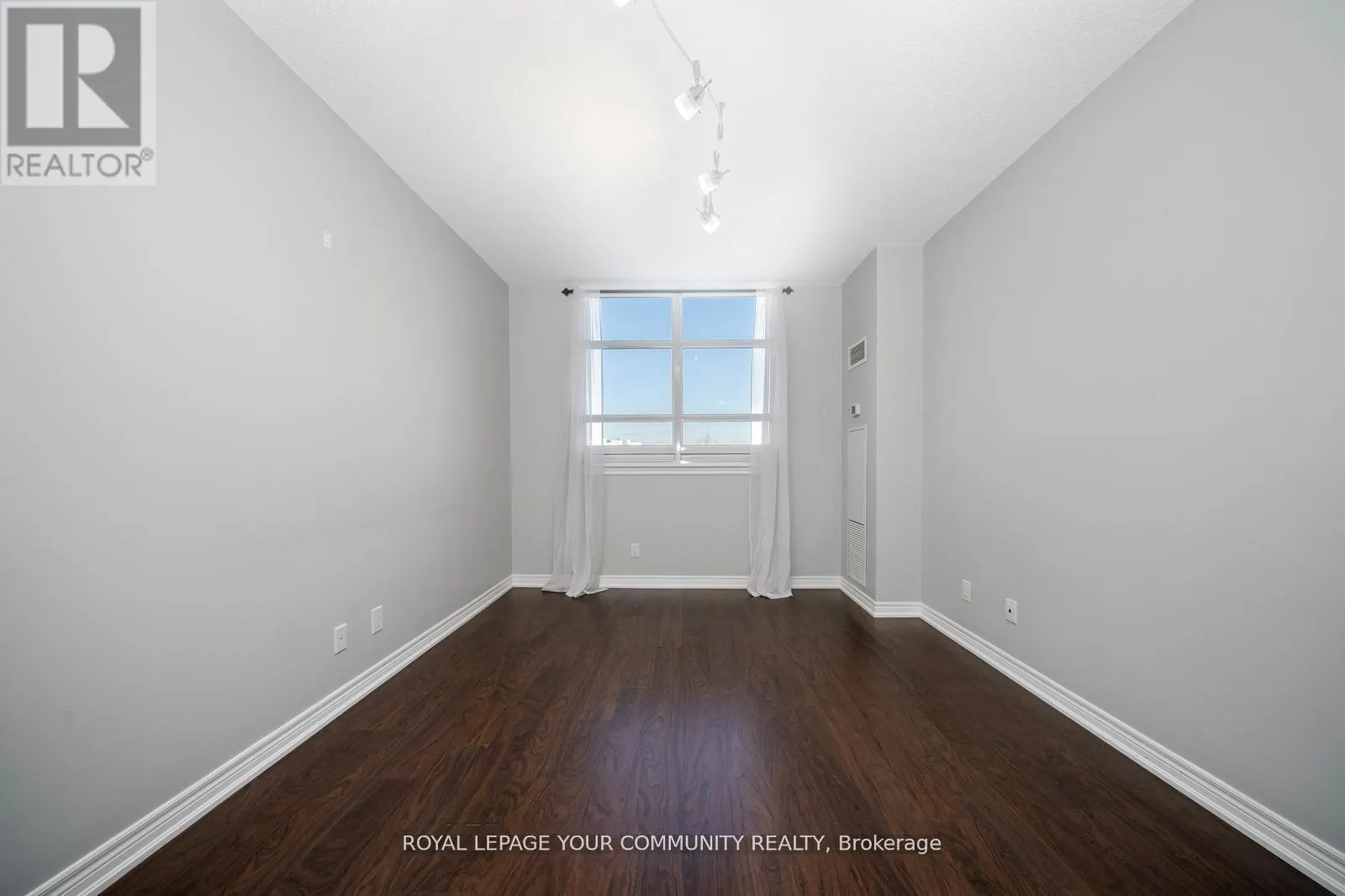 402 - 9245 JANE STREET