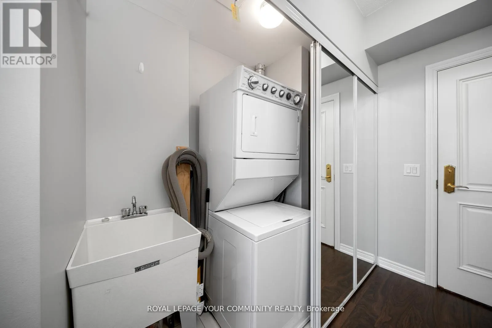 402 - 9245 JANE STREET