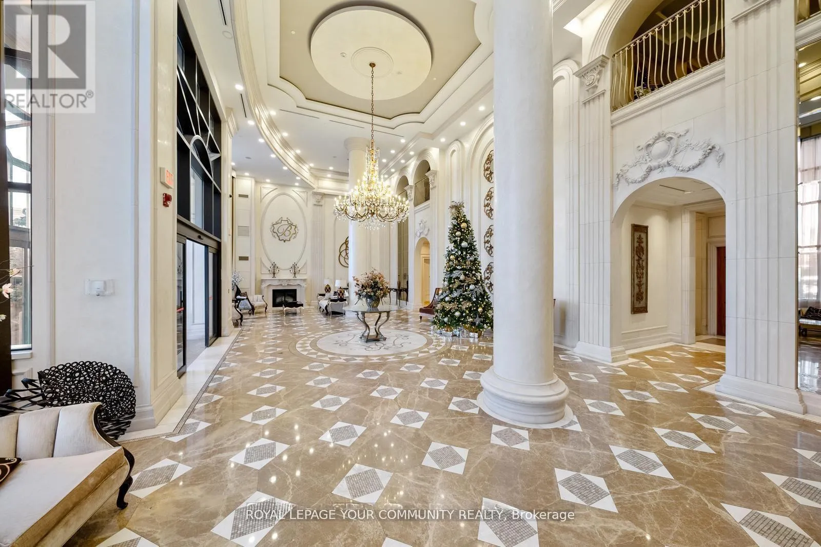 402 - 9245 JANE STREET