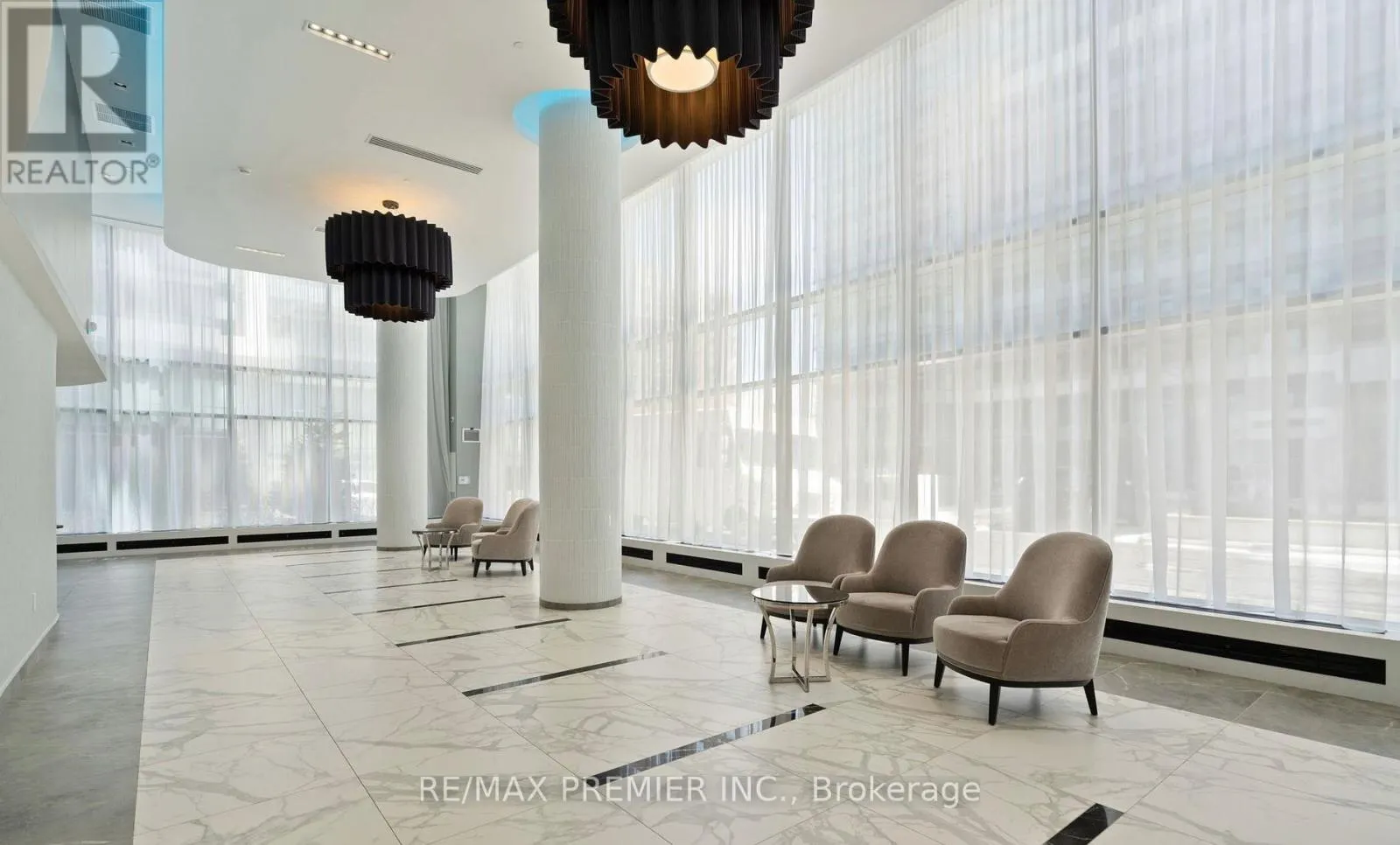 1704 - 95 ONEIDA CRESCENT