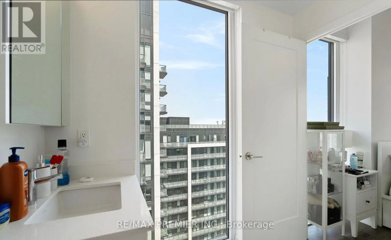 1704 - 95 ONEIDA CRESCENT