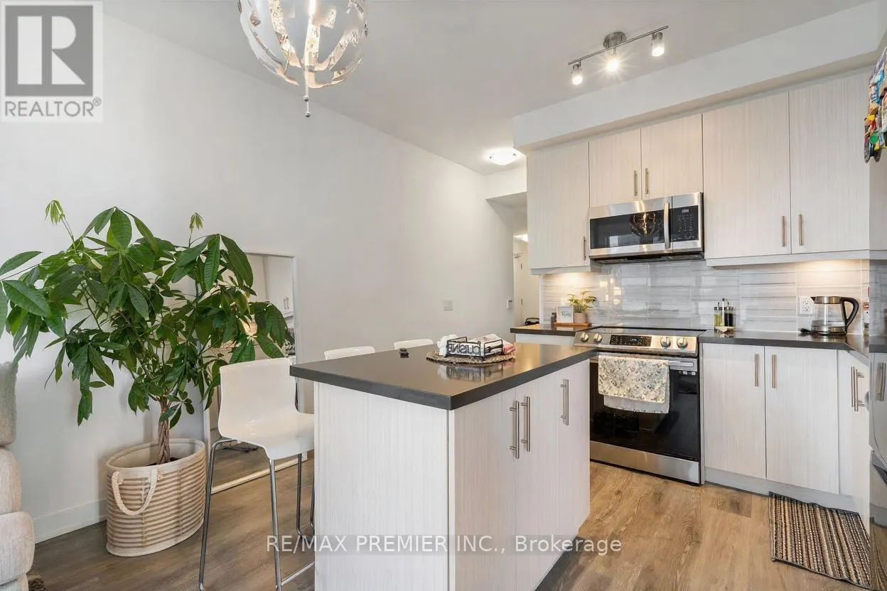 1704 - 95 ONEIDA CRESCENT